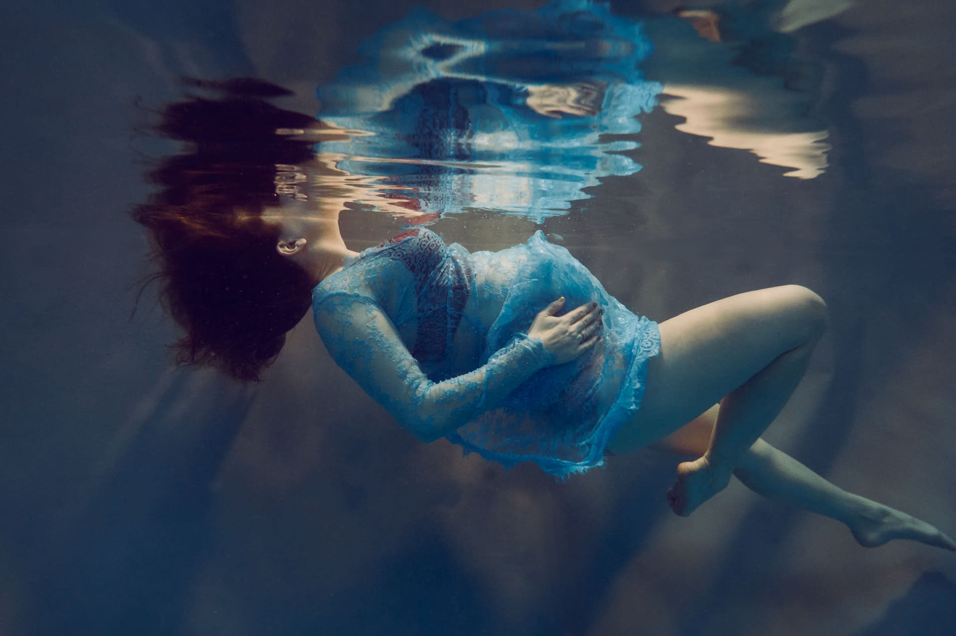underwater photography maternity shoot