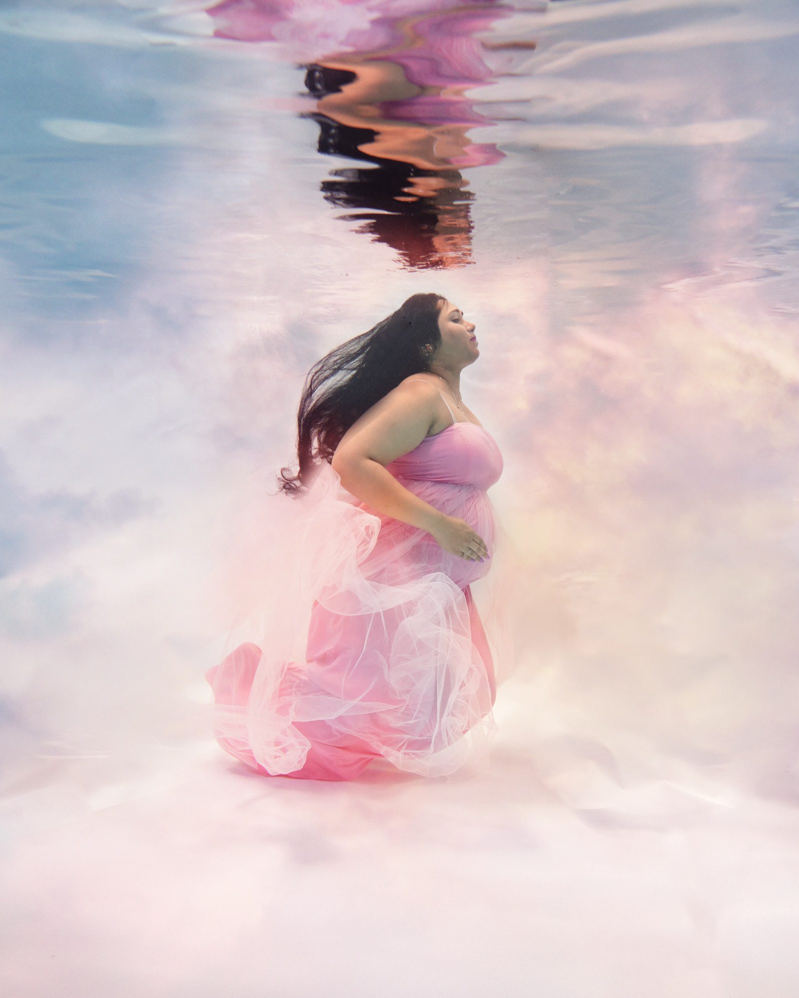 Underwater maternity shoot